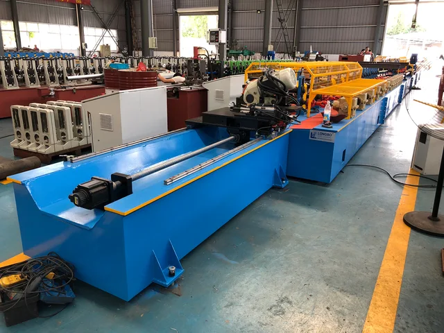 Roll forming machine