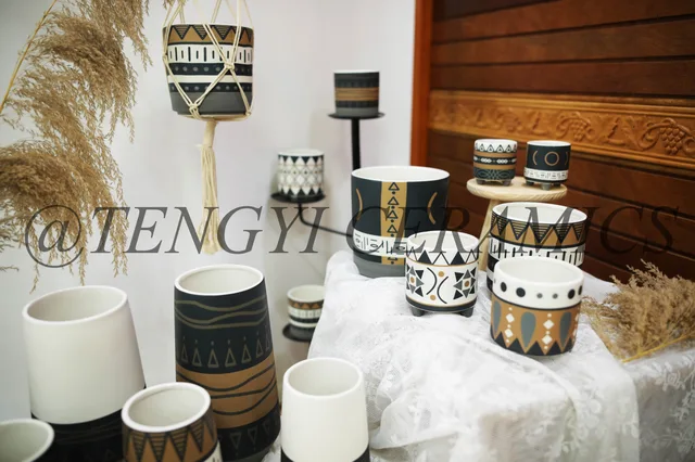 Ceramic pot