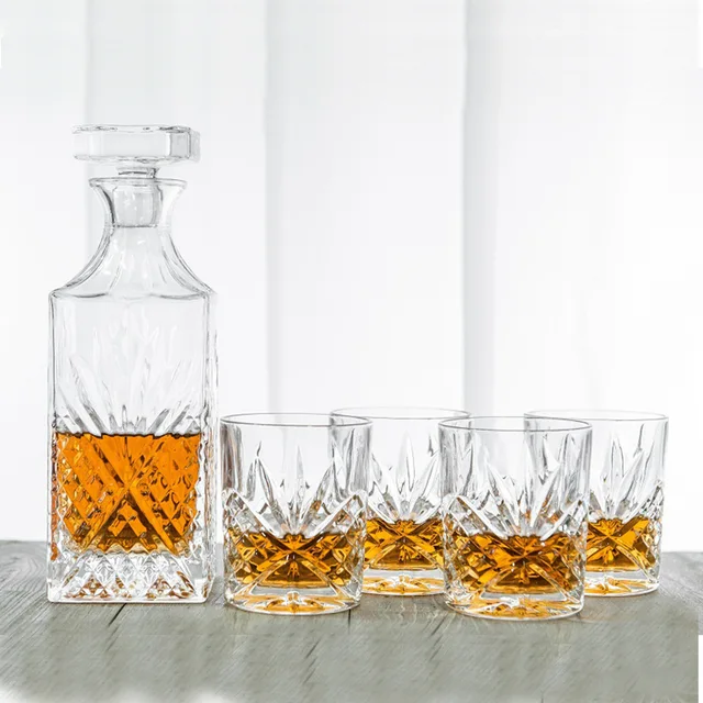 Whiskey glass set