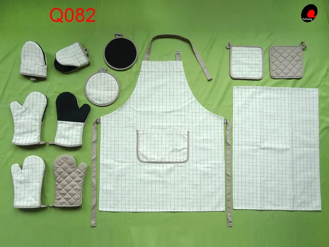 Oven mitt/potholder/apron/tea towel