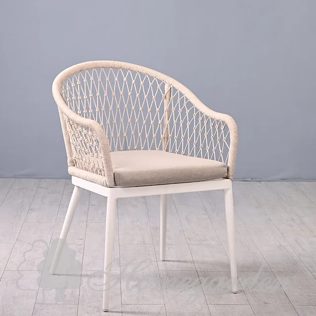 Lune dining table- rope