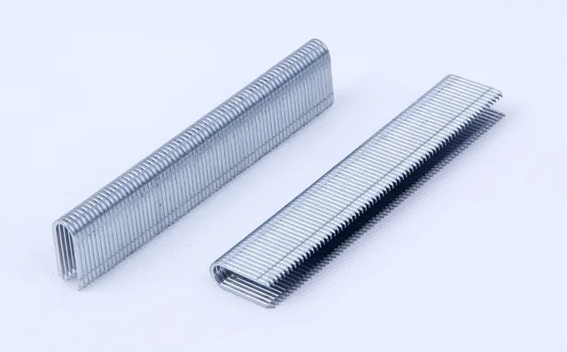 TR625 Staples