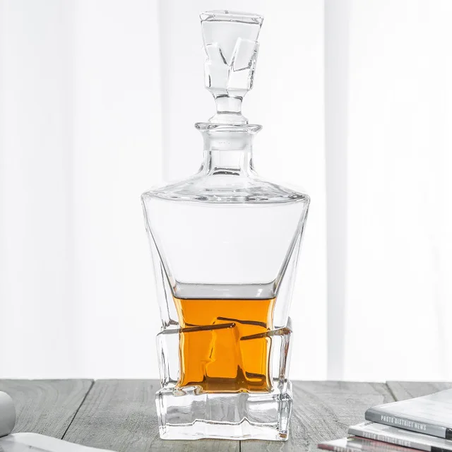Whiskey decanter