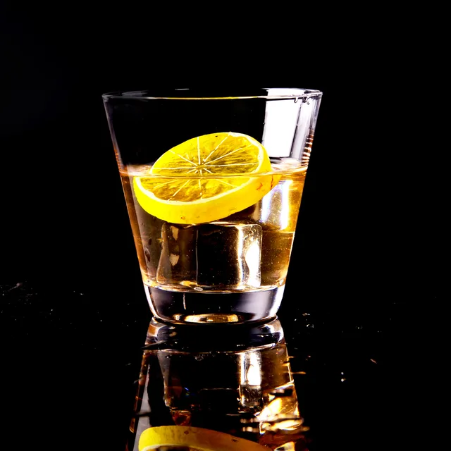 Inventory.Clear cone-shaped glass, whisky glass, mouthwash glass for high-end hotels