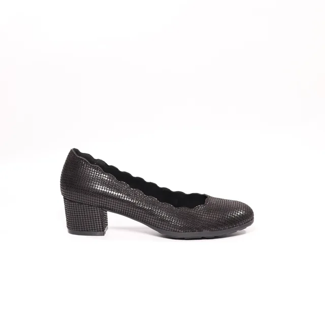 Women Mid Chelsea Boots In Pu Upper With Comfort Light Platform Outsole For Fashion Ladies