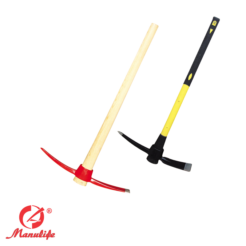 Steel pickaxe with handle