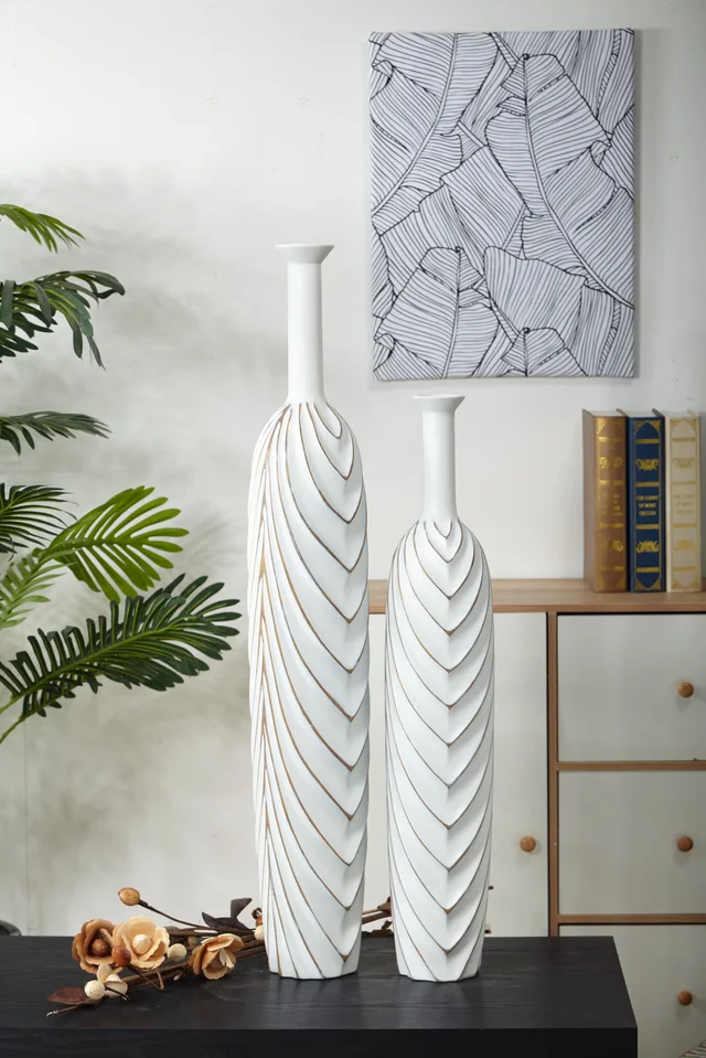 Polyresin vase