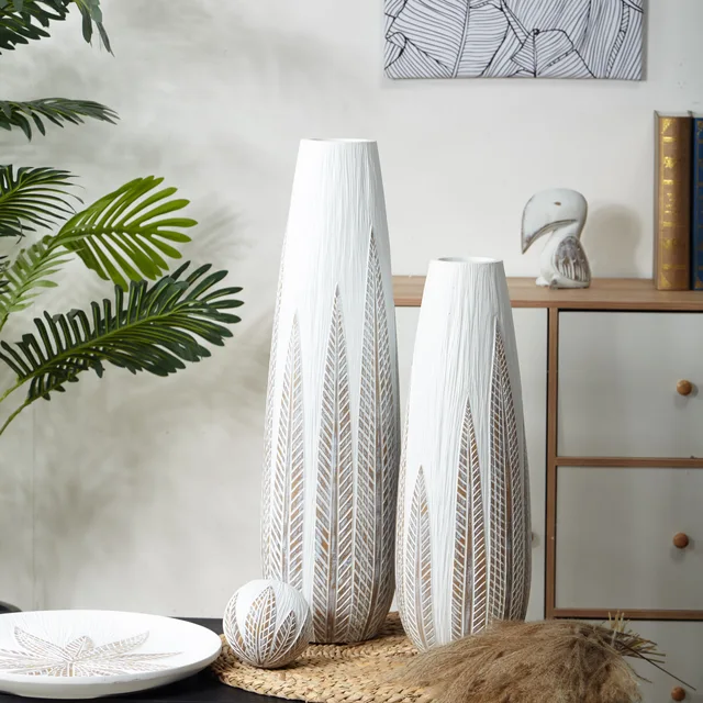 Polyresin vase