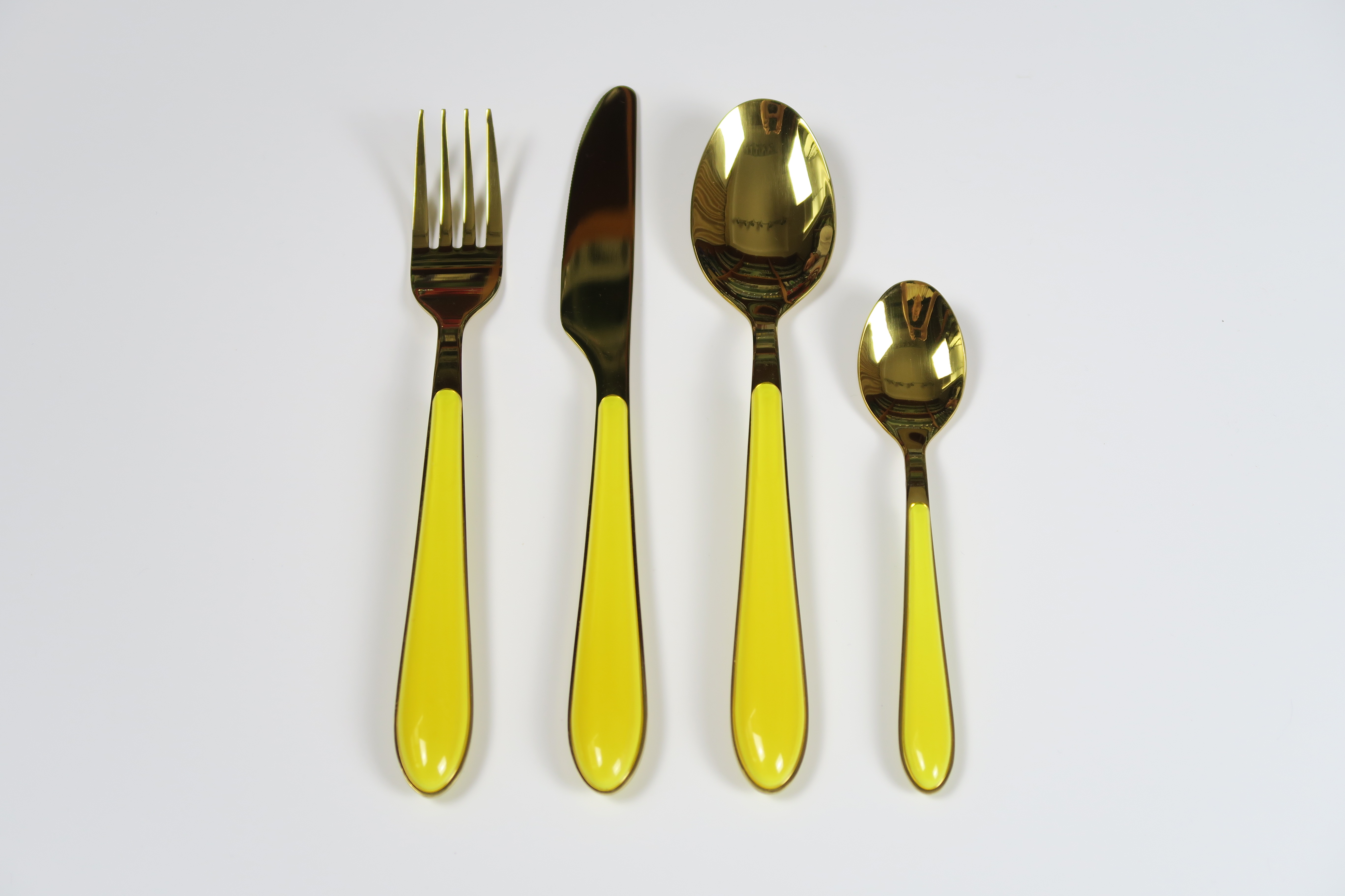 Stainless Steel Cutlery Set with Plastic Handle