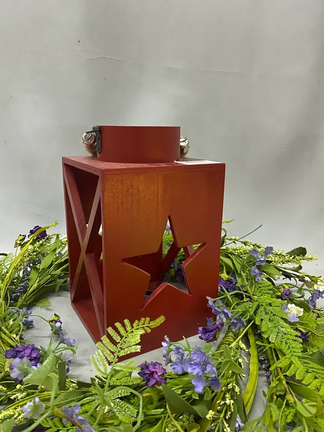 Wooden lantern，candle holder