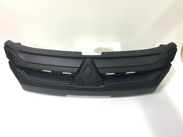 L200 2019 Grille Black