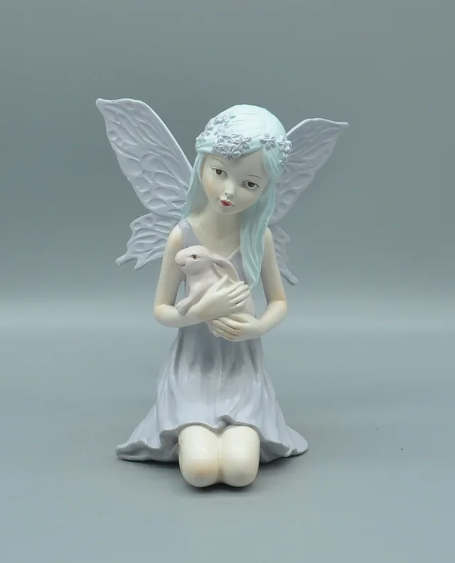 Polyresin figurine