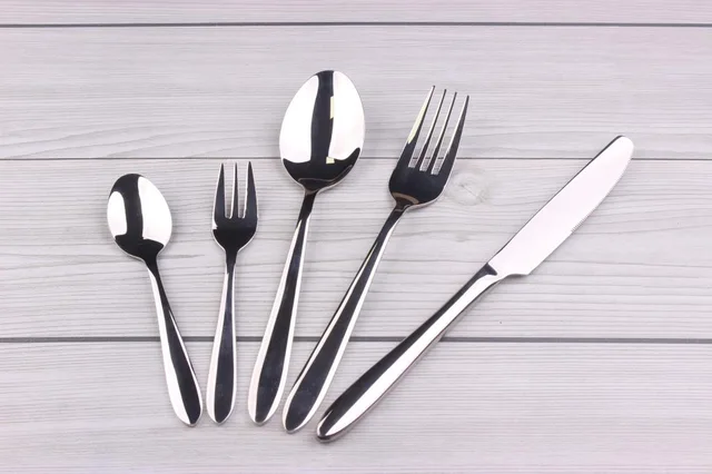 Stainless steel cutlery set
