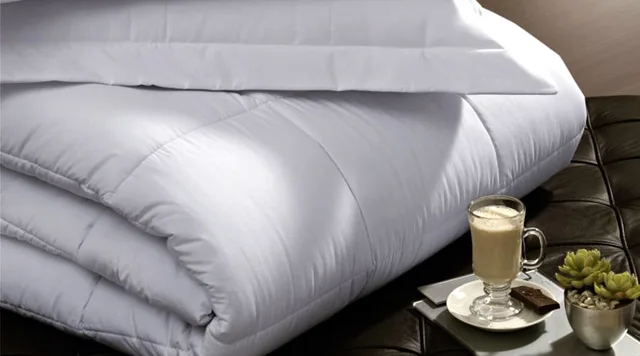 Hotel Bedding