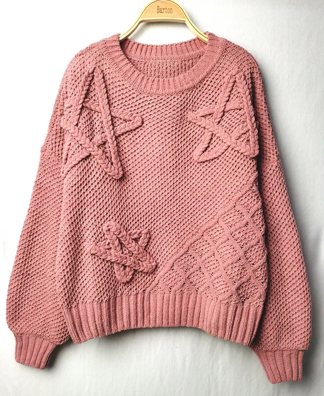 Women knitted pullover sweater with R-neck