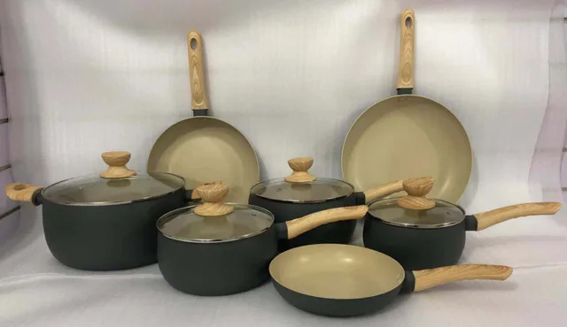11PCS Non-Stick Aluminum Cream Ceramic Inner Coating Cookware With Wooden Soft Touch Handle And Knob
