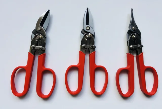 Labour-saving tin snips