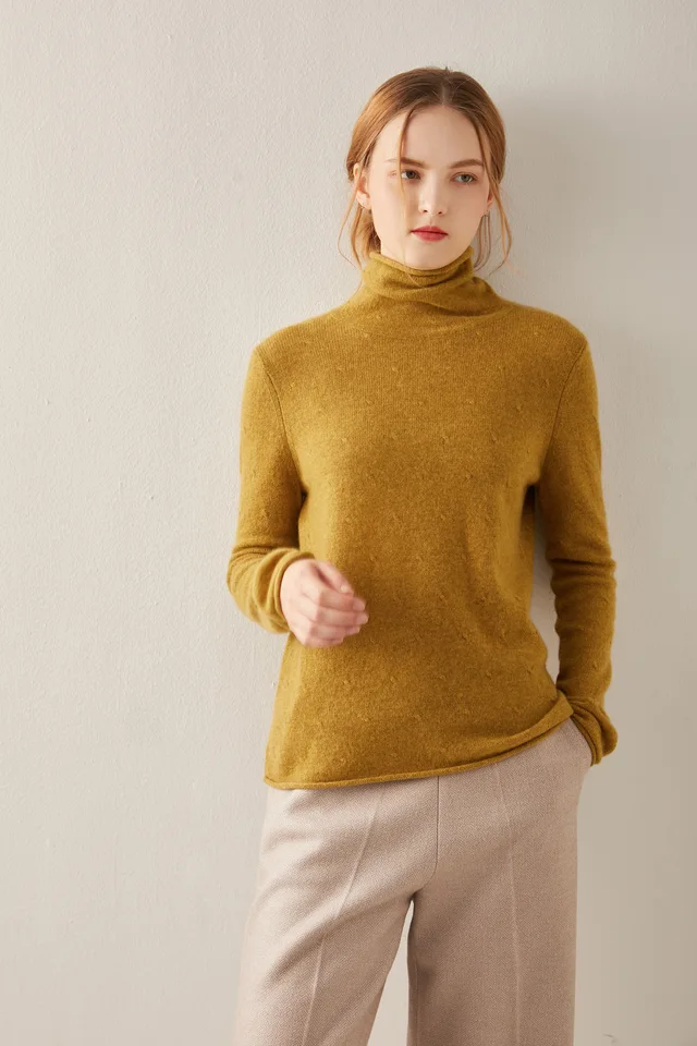 Fashionable women's pullover with pile neck