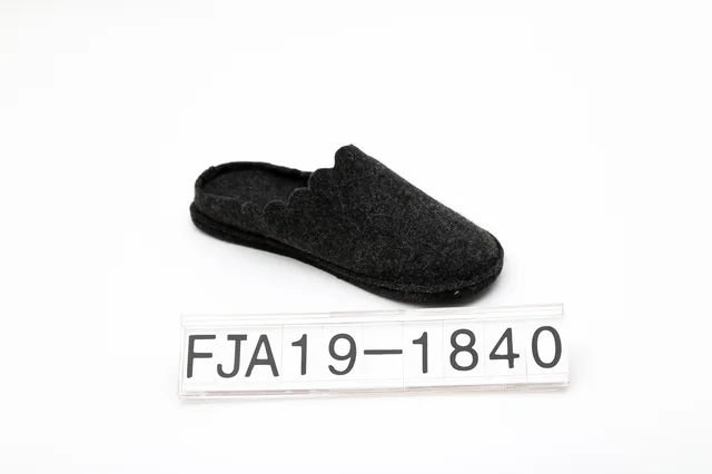 Indoor ladies slippers