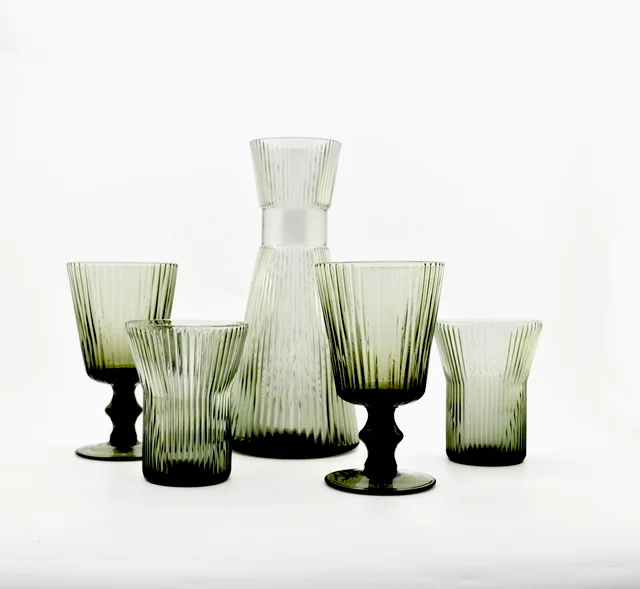 Smoke embossed optic glass drinkingware