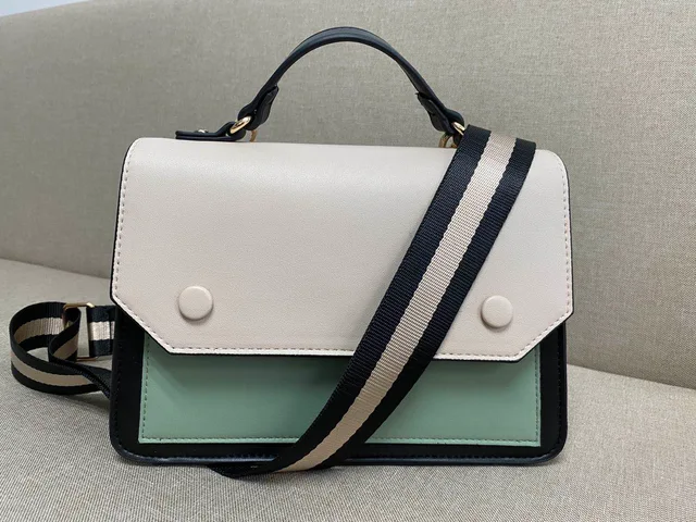 Ladies crossbody bag