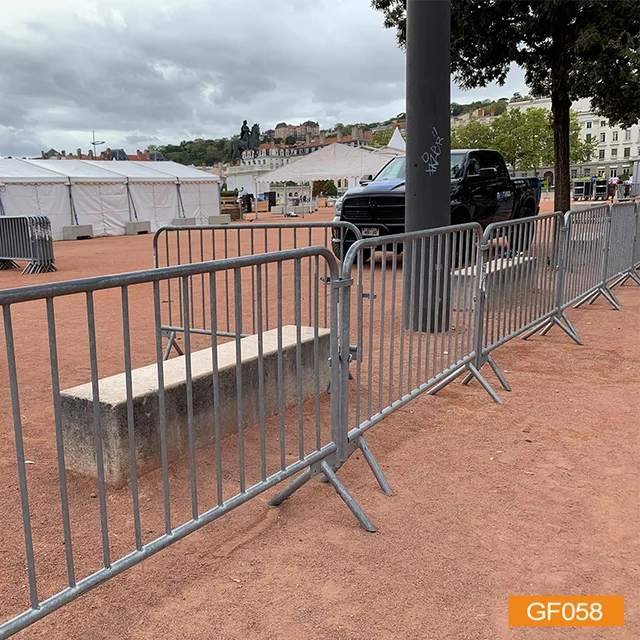 Different Market kinds of size crowd control barrier