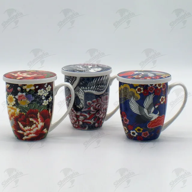 Mug with lid with orient design