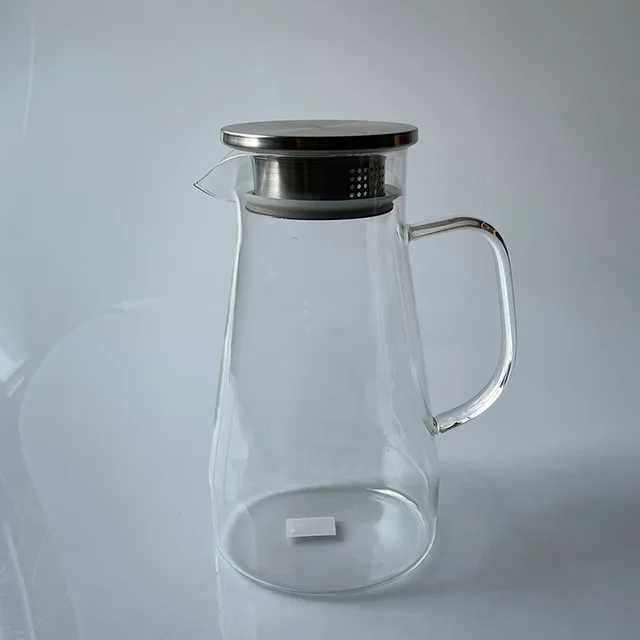 Heat-resistant glass bottle with metal lid