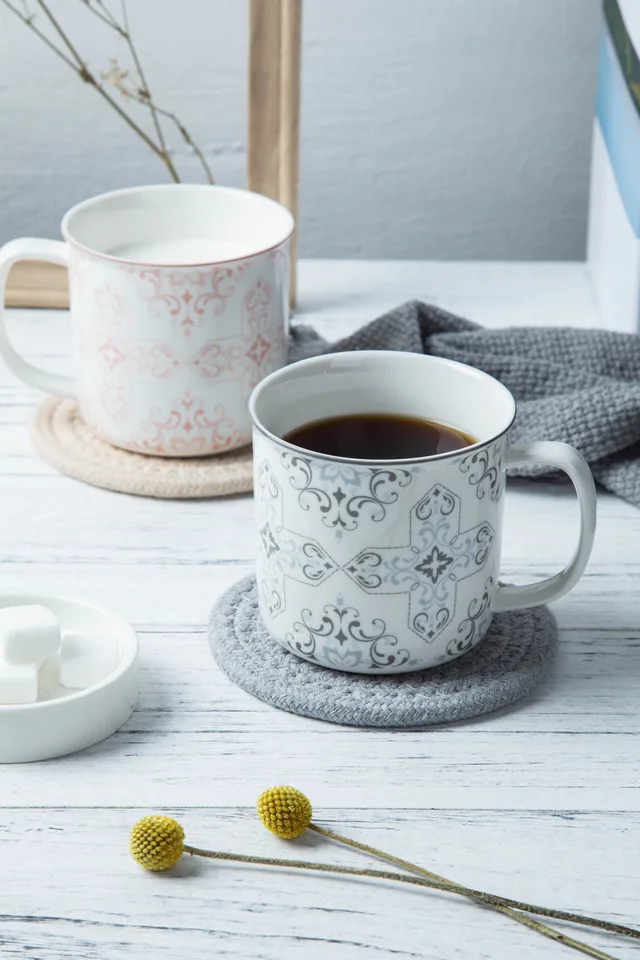 Ceramic mug / porcelain cup / water cup