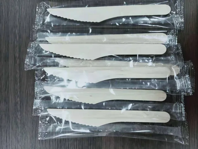 Individually packed disposable wooden knife