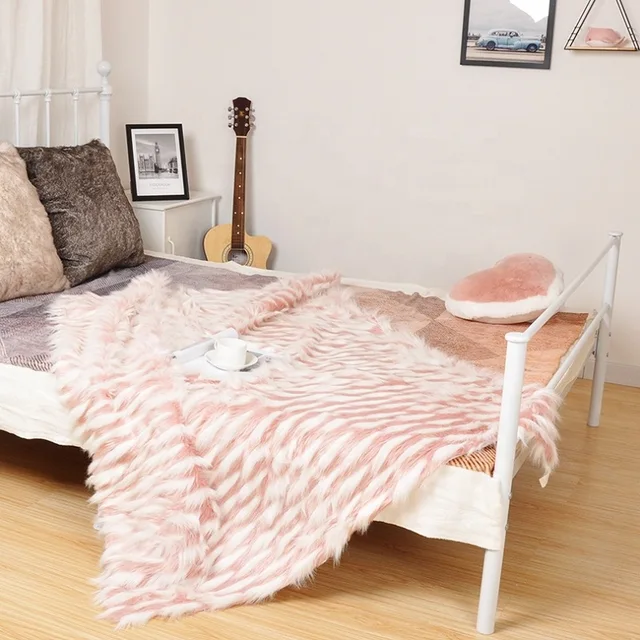 50x60“,60x70", 70*80" Luxury artificial peacock fur blankets New design peacock fur throws blankets Customized faux fur blankets throws