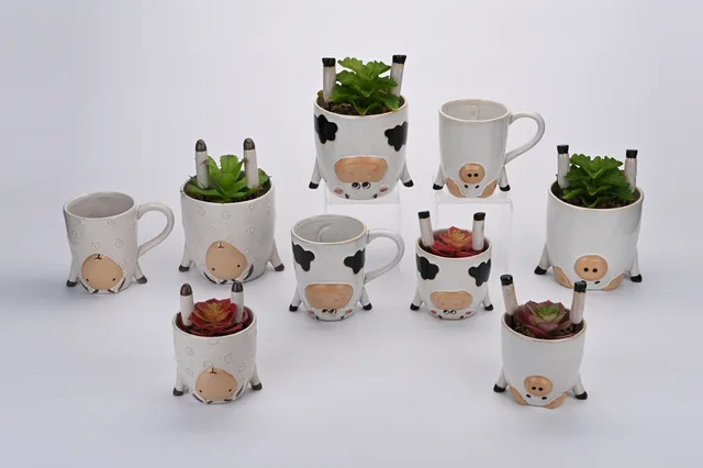 Small ceramic flower pot