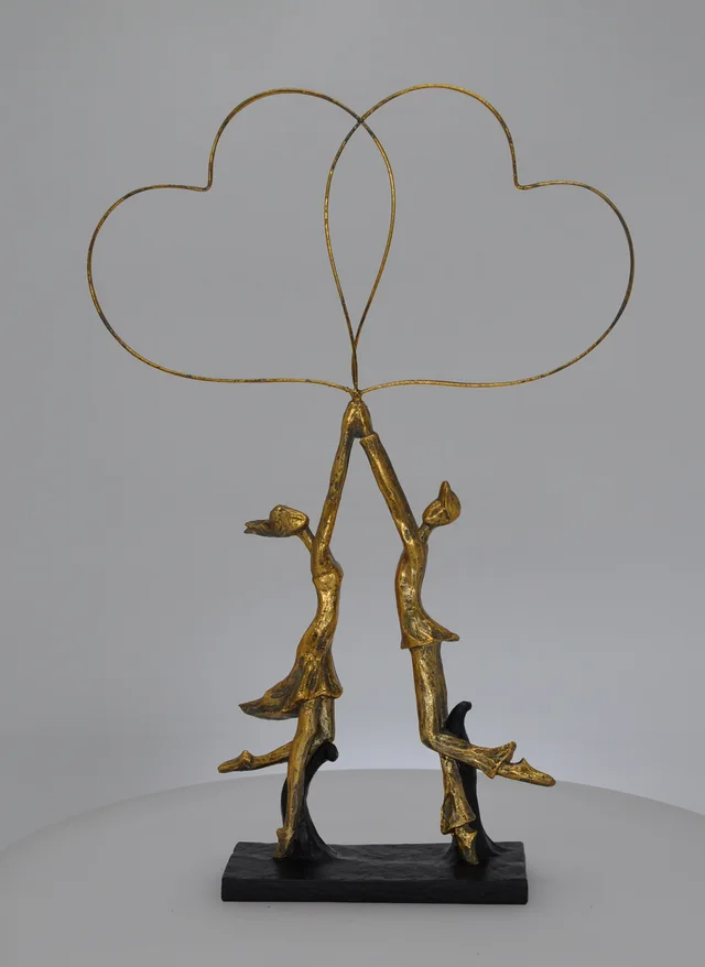Polyresin Lover With Metal