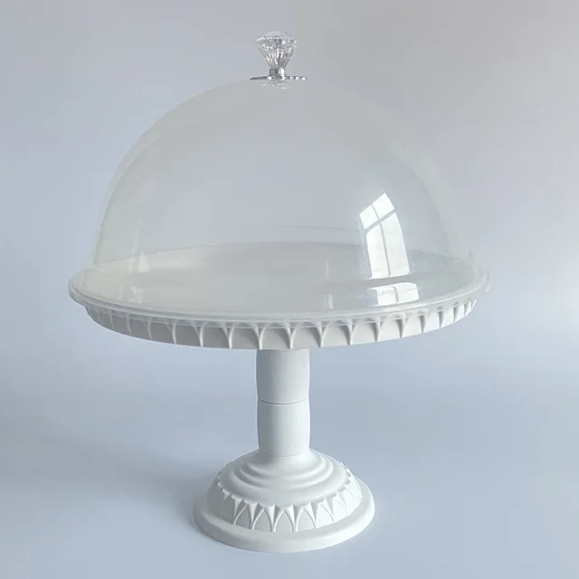 Plastic cake box