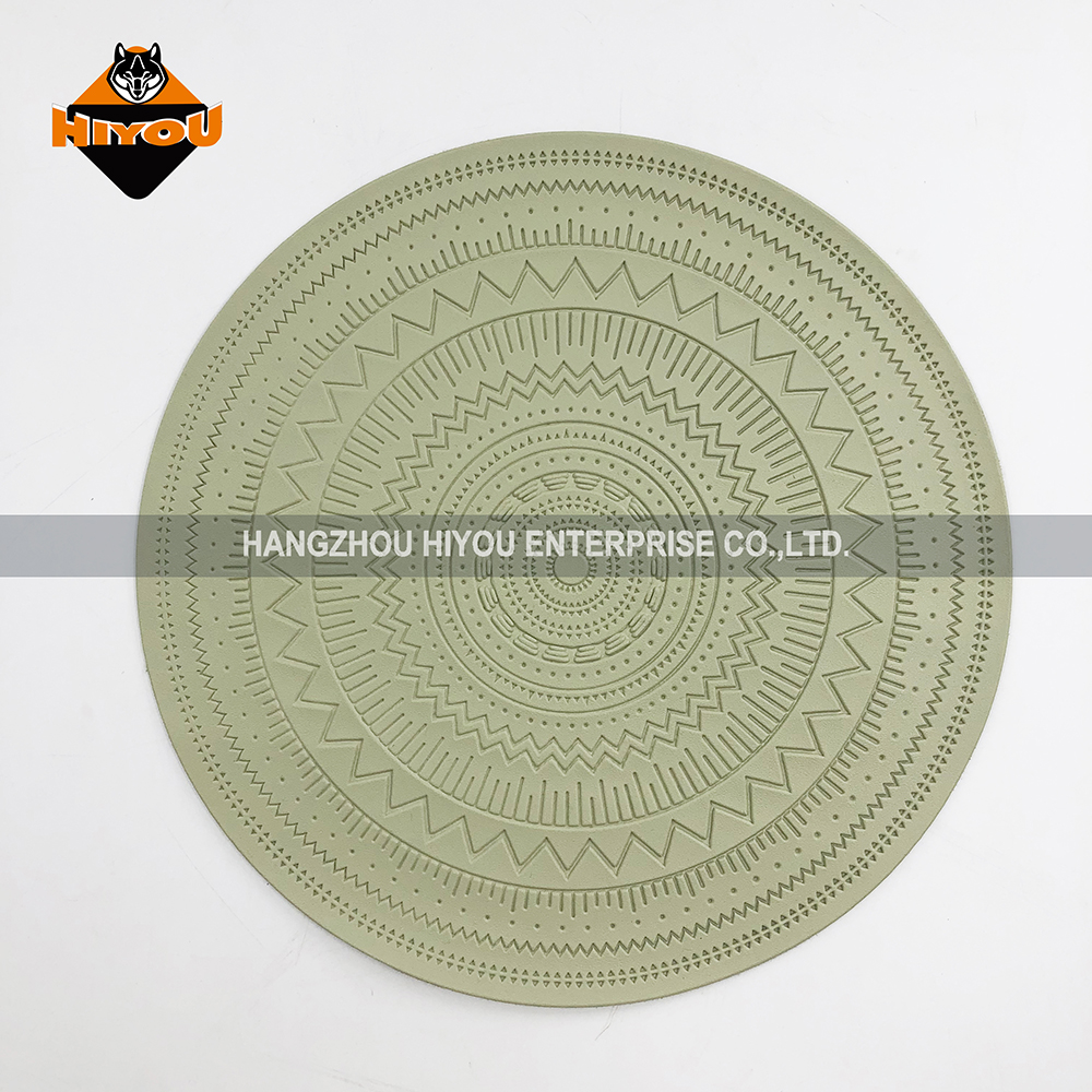 Round moulded PVC placemat