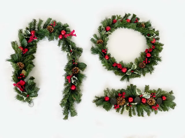 Christmas berry pinecone rattan wreath star/tree/candle holder decor