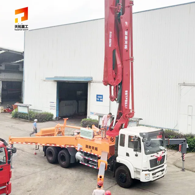 Truck pump 63m