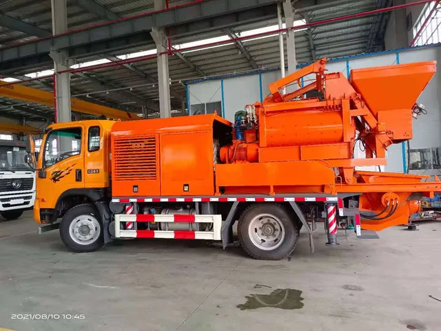 Truck mixer with pump T8
