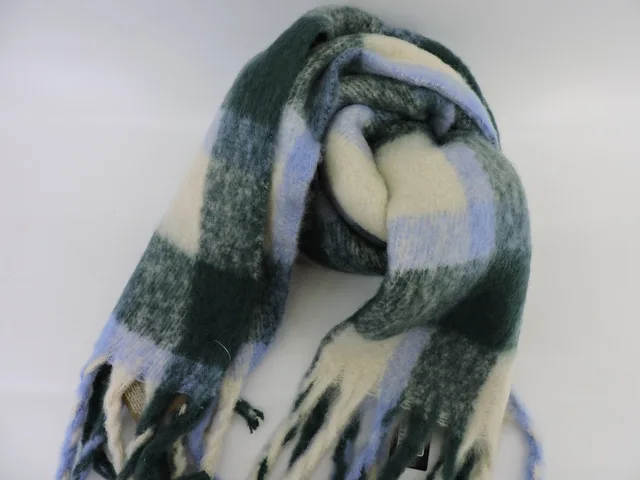 Ladies' woven scarf