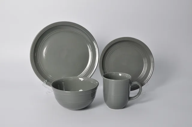 Embossed design ceramic dinner set