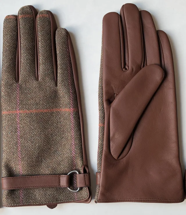 Leather gloves