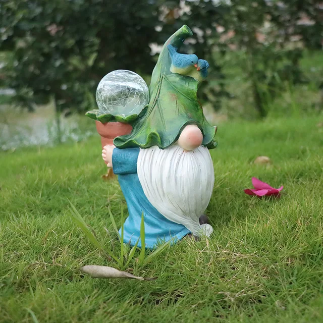 Custom resin garden home decoration solar energy system light gnome garden ornaments figurine Garden sets