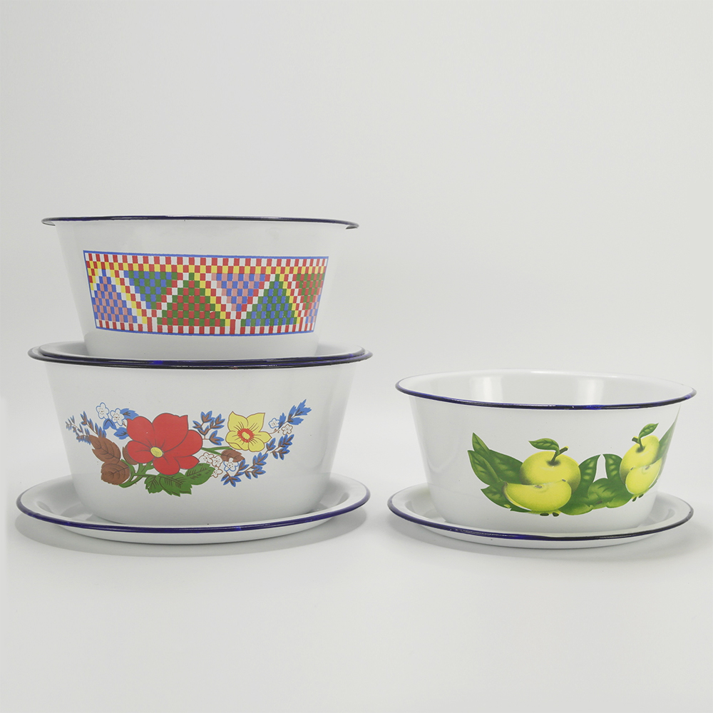 Enamel finger bowl with flat cover