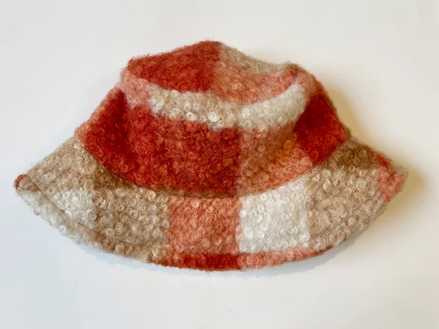 Teddy bucket hat
