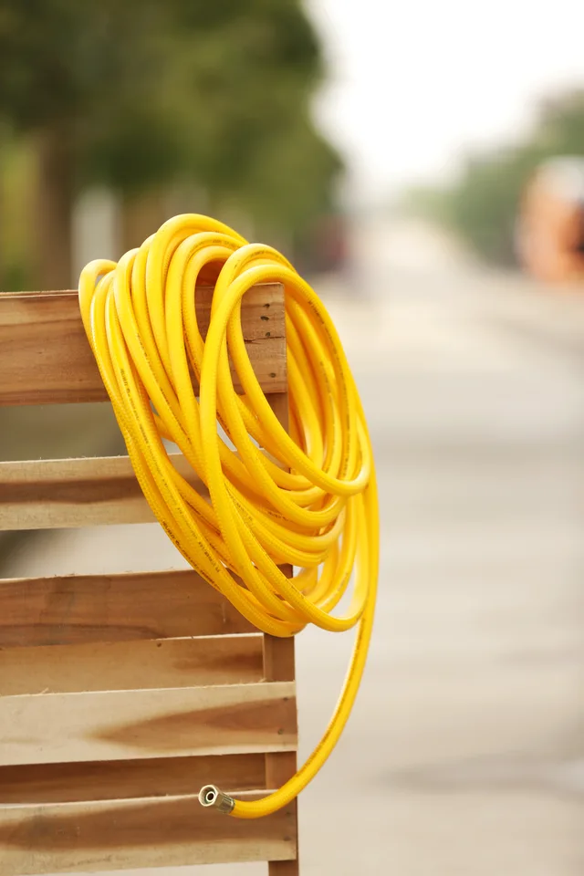 High pressure spray hose