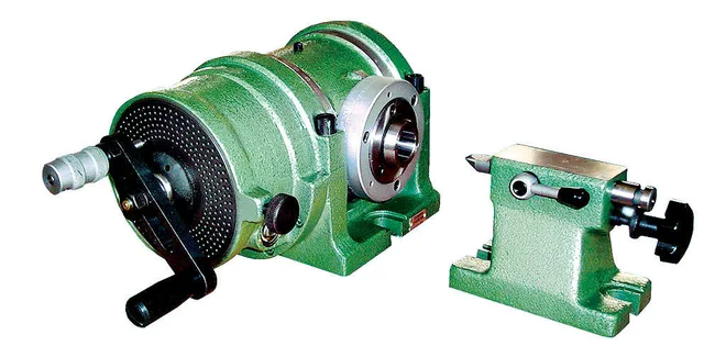 Universal dividing head
