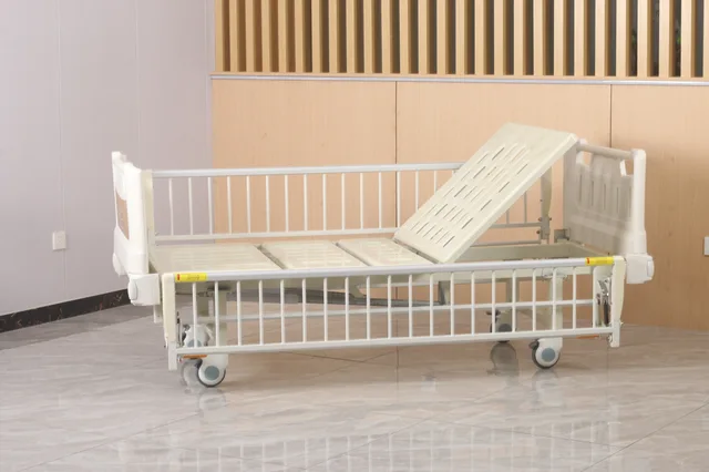 Use of Xinhuaren manual sickbed for patients in rehabilitation period.
