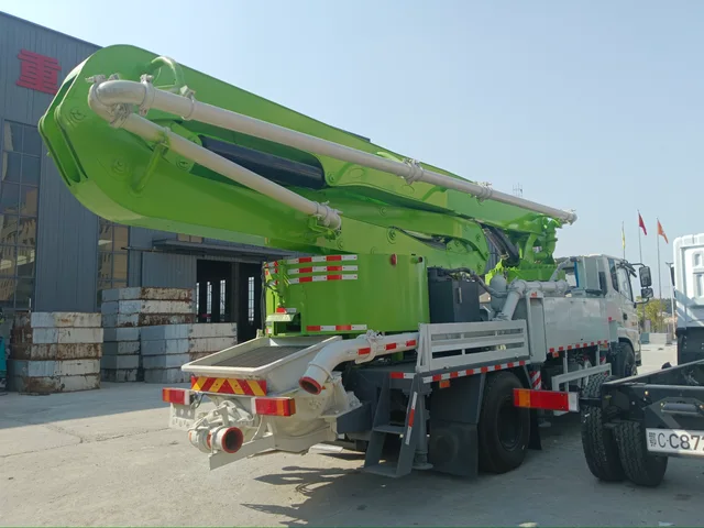 Truck pump 35m