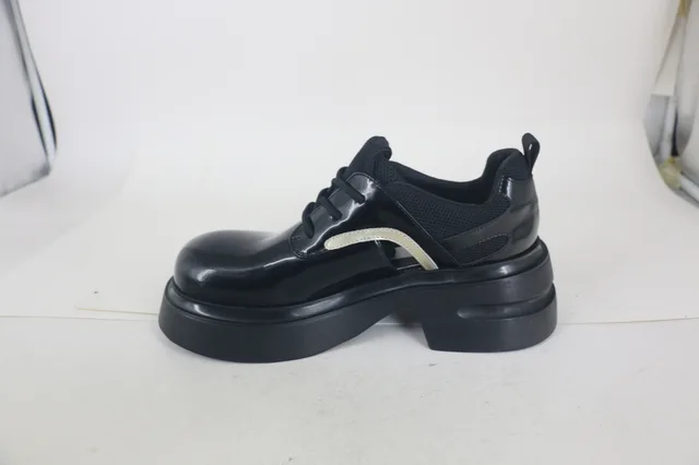 Women's shoes
