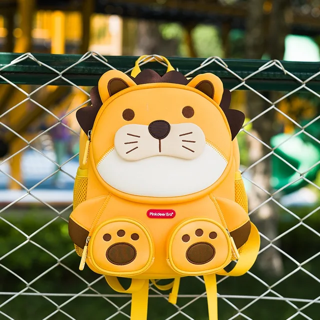 Children's lion style diving material backpack, eye-catching tool for going out on the street